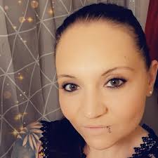 So schaut's aus, nur wenn von derjenigen Frau nichts zurück kommt, lohnt es  sich dann noch weiter zu machen und zu kämpfen? Sollte man(n) um die Liebe  und Zuneigung kämpfen müssen? Das