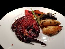 Peka Hobotnica Pulpo Aus Der Peka Lebensmittel Essen Einfache Gerichte Gemusezwiebel