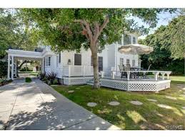 Last ned og bruk 80 000+ father of the bride house pasadena address gratis arkivbilder. Father Of The Bride Between Naps On The Porch