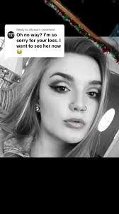 Kendra Vickers's Instagram, Twitter & Facebook