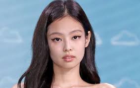 Khoảnh khắc Jennie ngừng nhảy trên sân khấu gây xôn xao mạng xã hội