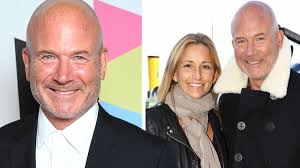 Hans Fahlén visar upp kärlekslyckan med Anna Möller