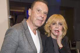 Evelyn bečvaříková sestra hanku vidím jako malé kudrnaté dítě, které vypadá jako amorek. Hana Zagorova Ochromilo Me To Snasim To Hur Nez Stefan Pro Zeny Blesk Cz