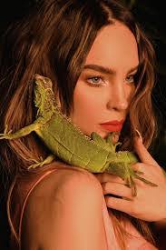 Alma Vizcaya's Instagram, Twitter & Facebook