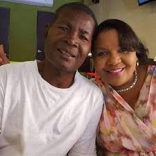 ANIVERSARIO DE BODAS Celebramos con los siguientes matrimonios: Pedro  Pamias y Nydia Velázquez (50 años) Edgardo Jovet y Sylvia Toledo (45 años)  Luis Fígaro y Mabel Peña (38 años) Gracias por ese