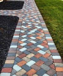 30 Ungewohnliche Diy Pflaster Formen Ideen Fur Garten Pathway Zu Versuchen Diy Garden In 2020 Steinterrassen Garten Pflaster Gartenweg