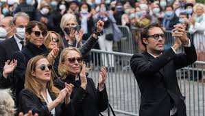 Son fils nicolas révèle sa fin de vie, un an après. Obseques De Guy Bedos L Hommage Emouvant De Ses Enfants Nicolas Et Victoria Midilibre Fr