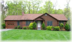 Having beautiful front yard landscaping is crucial if you're seeking a lasting impression for visitors when they come to your home. Fresco Of Front Yard Design For Ranch Style Homes Ranch Style Homes Ranch House Designs Ranch Style House Plans