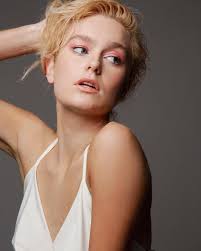 Ella Sullivan's Instagram, Twitter & Facebook