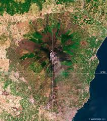 Hier liegt die touristenstation des refugio sapienza mit der unteren seilbahnstation. Diercke Weltatlas Kartenansicht Satellitenbildaufnahme Des Vulkans Atna 978 3 14 100782 4 53 4 0