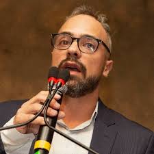 Daniel Mello (@danielmello)