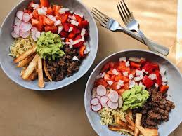 Bol De Tacos Festif De Boeuf Avec Orzo Guacamole Et Tortilla Frite Festive Beef Taco Bowl With Orzo Guacamole And Frie Recipes Health Food Healthy Recipes
