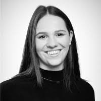 Laura Knoll's Instagram, Twitter & Facebook