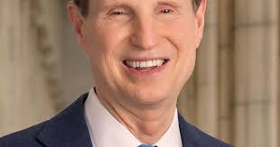 Ron Wyden.jpeg