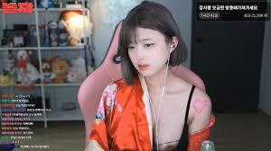 문월 꼭노 - 비밀의 방 성인들의 파라다이스에서 경험하는 아찔한 순간