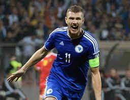 Con quel fisico era impossibile non farsi notare. Edin Dzeko 9 Fans On Twitter Edin Dzeko 49 Goals In 82 Games For Bosnia Herzegovina Eddzeko Bih Zmajevi Dzeko