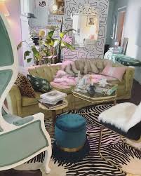 Hollywood regency style bedrooms are all about luxe, glamour, and classiz glitz. My Vintage Glam Hollywood Regency Living Room Hollywood Regency Living Room Glam Living Room Bedroom Inspo Vintage