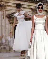 Le spose dall'allure vintage sono quelle che amano il il miglior vestito da sposa per il tuo matrimonio. Ù…Ø¹ØªØ¯Ù„ Ø§Ø®ØªØµØ§Ø± Ù…Ø³ØªÙ…Ø± Abiti Da Sposa Anni 50 Lunghi Pleasantgroveumc Net