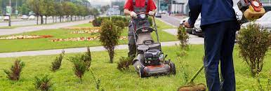 For general landscaping maintenance, lawn care, gardening, and up keep, the average homeowner will spend $100 to $200/month. 2021 Lawn Service Prices Hourly Weekly Monthly Lawn Mowing Cost