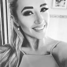 Deirdre Reynolds's Instagram, Twitter & Facebook