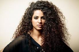 Singer Annie Khalid Signs Up With Indian Record Label Curly Hair Inspiration Big Curly Hair Beautiful Curly Hair