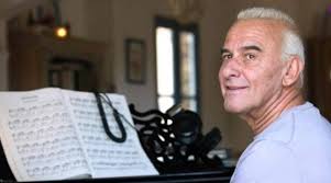 Chante comme si tu devais mourir demain. Michel Fugain N Est Vraiment Mais Vraiment Pas Fan De The Voice