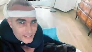 Heeft rogier hiermee zijn beroemde pruik aan de kapstok gehangen? Rogier Smit Bij Zijn Nieuwe Leven Zonder Frank Hoort Nieuw Haar