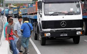 Apply for the lorry online sdn bhd's jobs today and start your dream job tomorrow. Lorry Operators Complain Of 10 Hour Wait To Cross Into Singapore Free Malaysia Today Fmt