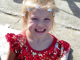 Today is the birthday of Isabella Hope Patterson. She is the daughter of  Brandy Robinson who is the daughter of Len Robinson who is the son of my  sister Betty.