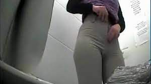 Piss in the water closet 777u88 porn - TUBEV.SEX