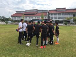 Misi sekolah sukan terengganu bukit nenas ialah memberikan pendidikan melalui pendekatan bersepadu dan berterusan bagi melahirkan pelajar yang. Nfdp Official On Twitter Sekitar Sesi Latihan Ringan Pasukan Ssmp Amd U15 A Ssmp Amd U13 A Di Padang Sekolah Sukan Malaysia Terengganu Gong Badak Https T Co 9fyi5osu56