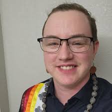 What niche do venomous snakes fill in Alabama that non-venomous snakes  don't?