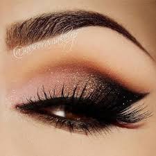 Black And Red Ombre Eyeshadow 15 Ombre Eyeshadow Ideas 7 Tips On How To Apply Ombre Eyeshadow Smokey Cat Eye Makeup Cat Eye Makeup Eye Makeup