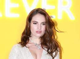 Prior to cinderella, she began receiving plenty of notice on television in her supporting role as rebellious lady rose. Lily James Dann Werfe Ich Mit Dingen Um Mich Und Schreie