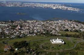 Vista Aerea De La Bahia De Montevideo Y La Fortaleza General Artigas Popularmente Conocida Como Fortaleza De Montevideo Uruguay Republica Oriental Del Uruguay