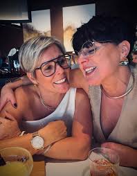 Hoe zot! al 30 jaar mijne grote, mijn potteke, mijnen beer, mijne maat en  vanaf nu ook mijne man🤩! Nee das ni het oud zot, maar besef wa ne zorgzame  en lieve