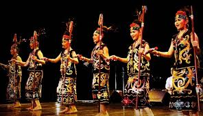 Pating adalah salah satu jenis alat musik tradisional yang berasal dari kalimantan selatan, lebih tepatnya alat musik tersebut adalah alat musik khas adat dari suku banjar. Tarian Kalimantan Timur Media Suku Dayak Sampiakan Pesan Leluhur