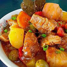 Delicious Pork Caldereta What Makes It Different From Afritada The Liver Gives It A Different Kick And The Green Pork Caldereta Recipe Stew Meat Recipes Pork
