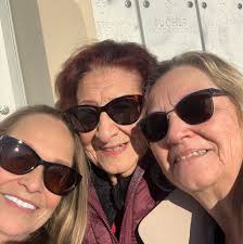 A Christmas poem in Spanish with a Latin twist