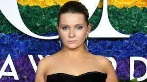 Abigail breslin is an american actress and singer. 58tqvg7ny8p6m