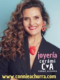 Me apareció esta fotito tan hermosa en FB, de hace 7 u 8 años atrás, me  imagino que estaba pidiendo mis deseos cumpleañeros antes de soplar la  vela...me emociona mucho porque estoy