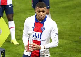 Mbappé began his senior career with ligue 1 club monaco, making his professional debut in 2015, aged 16.with them, he won a ligue 1 title, ligue 1 young player of the year, and the golden boy award. Can Liverpool Buy Kylian Mbappe Yes They Can And Here Is How