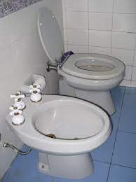 And it can keep your food warm while you use the primary oven. Bidet Wikiwand