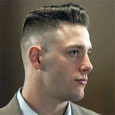 تشكيلات برزت بها مدرجات الشرائع ، إذ كان نبض القلب حاضراً بالأحمر والأبيض في حين جاءت اللوحات على كامل. Ø­Ù„Ø§Ù‚Ø© Ù‚ØµØ§Øª Ø´Ø¹Ø± Ù‚ØµÙŠØ± Ù„Ù„Ø±Ø¬Ø§Ù„