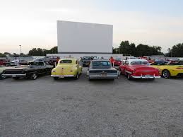 Located on route 66, the city is firmly entrenched in americana with landmarks such as the route 66 hotel and the iconic cozy dog drive in. 10 Drive In Movie Theaters In Illinois That Are Old Fashioned