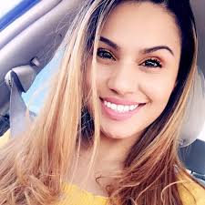 My Famous Yard Sale closes in 4 HOURS!! Check it out at  http://FamousYardSale.com now and help raise some green for @green4ema !!  Thanks!!