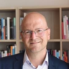 Arthur Benz's Instagram, Twitter & Facebook