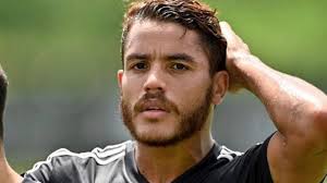 El look playero de victoria villarroel y amplió: Jonathan Dos Santos Publica Foto Intima Por Error Tvnotas Irresistible