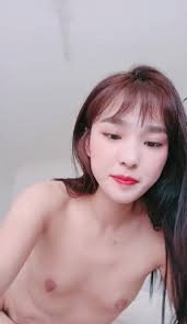 清纯少女 被大爷 老男人 操得啪啪響 沖刺時的淫叫聲 和撞擊聲