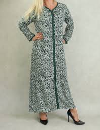 Robes longues, robes fluides, robes courtes, robes de cérémonie ou bien robe dentelle, robe maxi ou encore robe mini, découvrez l'habit phare de la maison maje. Robe Manches Longues A Fleurs Style Djellaba Marocaine Couleur Verte Fonce Pret A Porter Et Accessoires